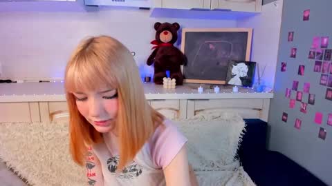 Lina blueeyed    GMT3 1100-1700 Mon Wed Thu Sat Sun online show from 01.31.25