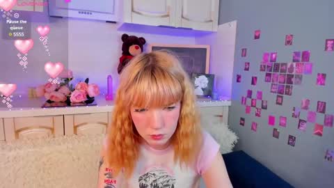 Lina blueeyed    GMT3 1100-1700 Mon Wed Thu Sat Sun online show from 03.06.25