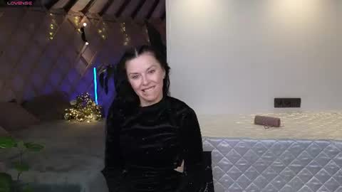 Snapshot of lina_flore chatting on 06.20.26 lina_flore online show from 06.20.26