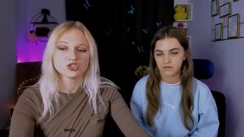 lina_fox12 online show from 09.30.25