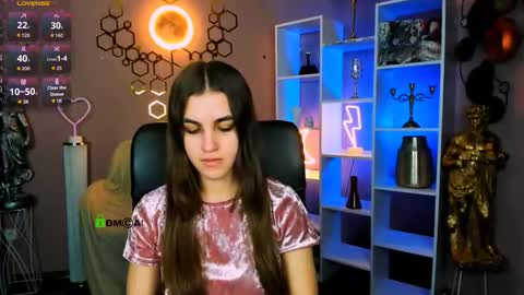 lina_fox12 online show from 11.23.25