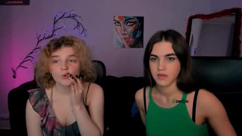 lina_fox12 online show from 12.15.25