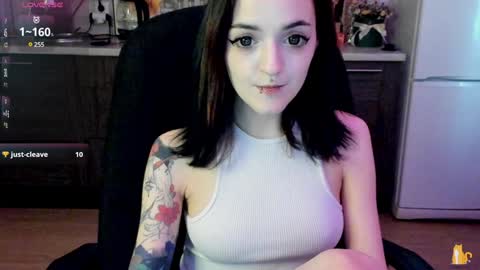 Lina 3  1715622743 online show from 12.13.24