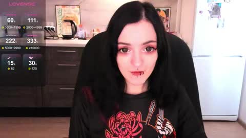 Lina 3  1715622743 online show from 10.17.25