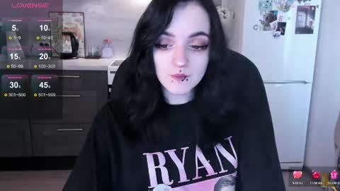 Lina 3  1715622743 online show from 03.20.26