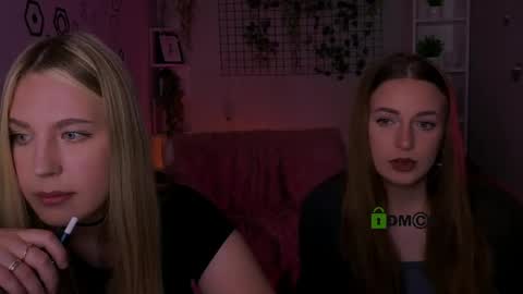 Snapshot of linaa_dolly chatting on 05.20.26 linaa_dolly online show from 05.20.26