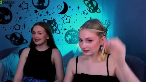 Snapshot of linaa_dolly chatting on 05.22.26 linaa_dolly online show from 05.22.26