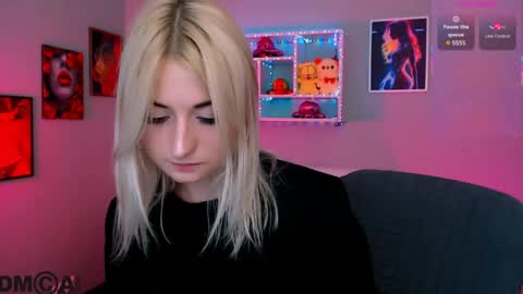 Snapshot of linaa_dolly chatting on 06.07.26 linaa_dolly online show from 06.07.26