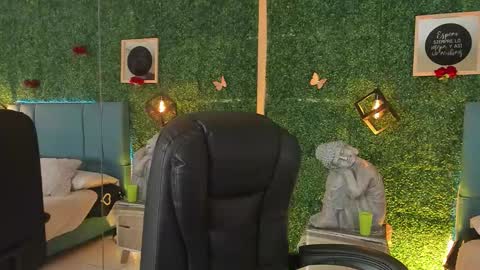 Snapshot of linagh chatting on 02.20.26 Lina online show from 02.20.26