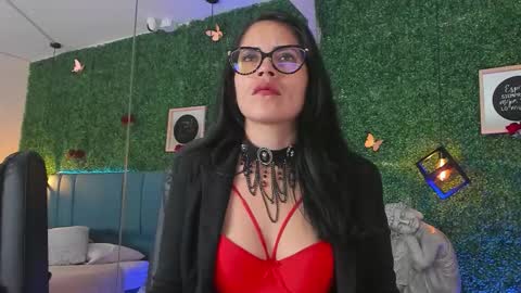 Snapshot of linagh chatting on 02.23.26 Lina online show from 02.23.26