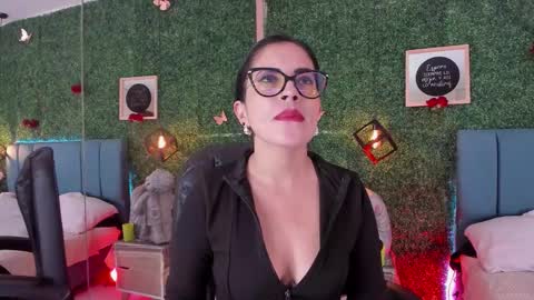 Snapshot of linagh chatting on 02.24.26 Lina online show from 02.24.26