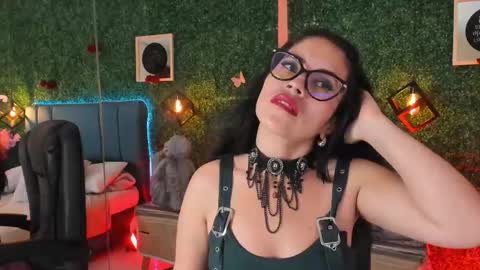 Snapshot of linagh chatting on 03.06.26 Lina online show from 03.06.26