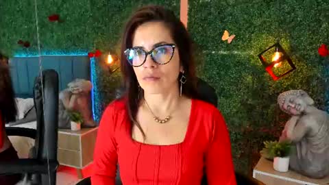 Snapshot of linagh chatting on 07.24.26 Lina online show from 07.24.26