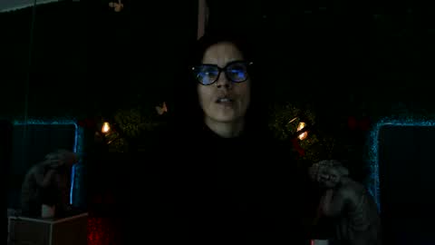 Snapshot of linagh chatting on 07.27.26 Lina online show from 07.27.26