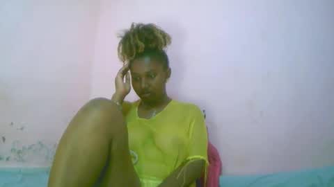 Snapshot of linah1123 chatting on 09.29.25 linah1123 online show from 09.29.25