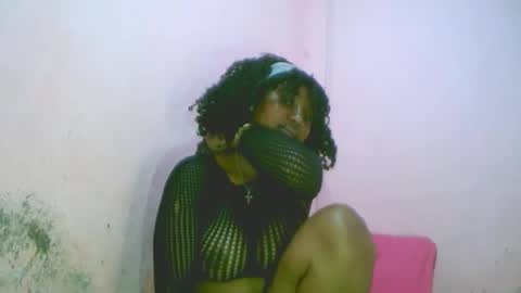 Snapshot of linah1123 chatting on 10.05.25 linah1123 online show from 10.05.25