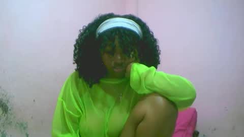 Snapshot of linah1123 chatting on 10.27.25 linah1123 online show from 10.27.25