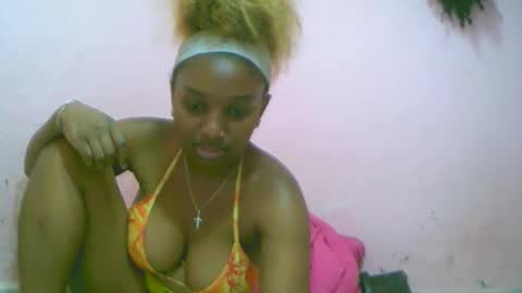 Snapshot of linah1123 chatting on 11.02.25 linah1123 online show from 11.02.25