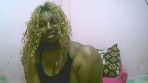 Snapshot of linah1123 chatting on 11.24.25 linah1123 online show from 11.24.25