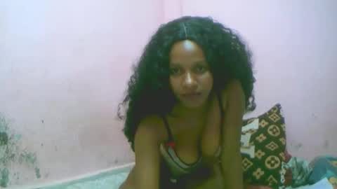 Snapshot of linah1123 chatting on 12.01.25 linah1123 online show from 12.01.25