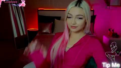 I am Lina online show from 11.16.25