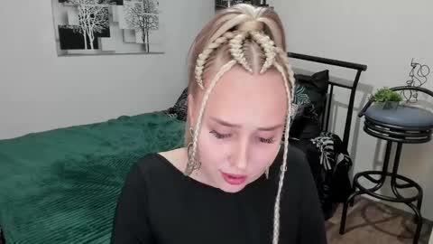 Lina online show from 02.16.25