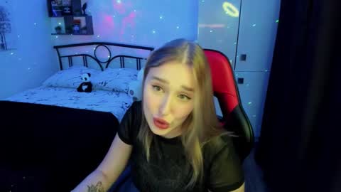 Lina online show from 10.16.25