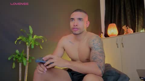 Snapshot of lincom_amith chatting on 11.11.25 lincom amith online show from 11.11.25