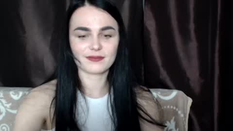 Snapshot of linda_aa chatting on 03.11.25 Linda online show from 03.11.25