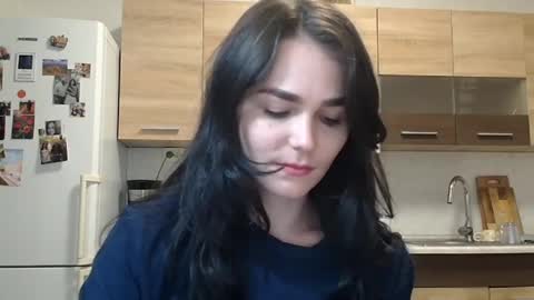 Snapshot of linda_aa chatting on 10.04.25 Linda online show from 10.04.25