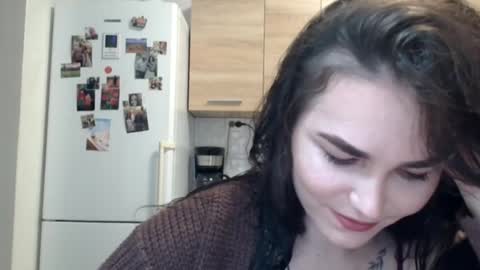 Snapshot of linda_aa chatting on 10.19.25 Linda online show from 10.19.25