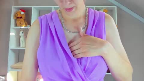 Snapshot of linda_jonys chatting on 07.28.26 Linda online show from 07.28.26