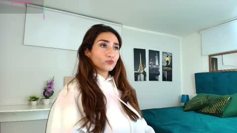 Maria Paula online show from 05.05.26