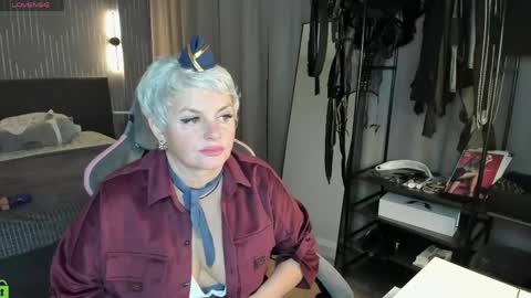 Linda Zefir online show from 04.18.26