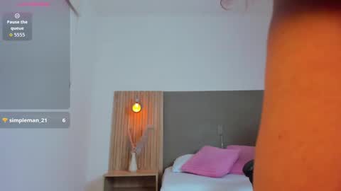 Snapshot of lindaa_natashaa chatting on 02.24.26 L I N D A online show from 02.24.26