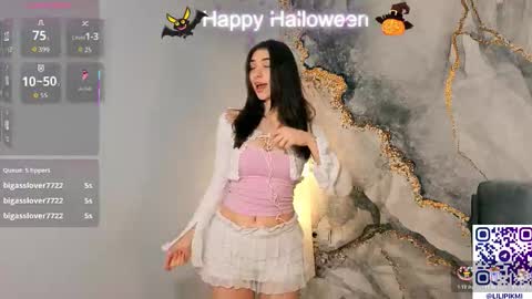 Snapshot of lindablyee chatting on 11.01.25 lili online show from 11.01.25