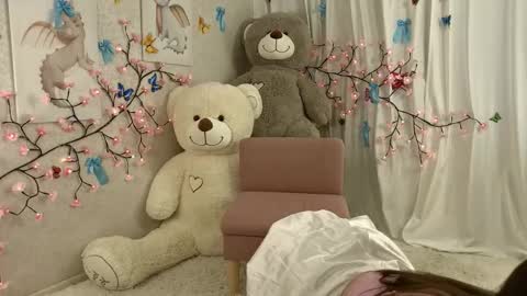 Snapshot of lindablyee chatting on 01.13.26 lili online show from 01.13.26