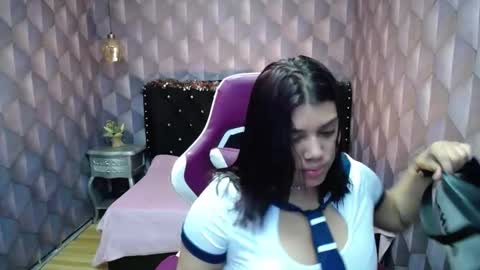 Snapshot of lindabreexlove chatting on 12.17.24 online show from 12.17.24