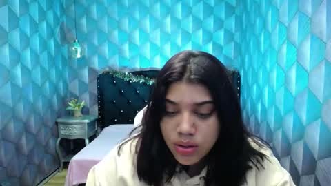 Snapshot of lindabreexlove chatting on 12.20.24 online show from 12.20.24