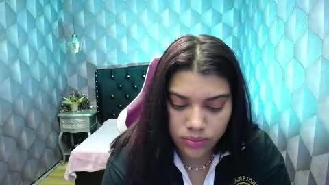Snapshot of lindabreexlove chatting on 12.27.24 online show from 12.27.24