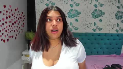 Snapshot of lindabreexlove chatting on 01.22.25 online show from 01.22.25