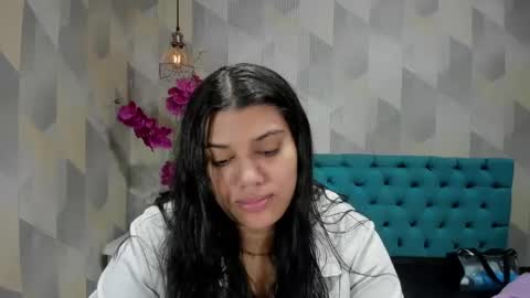 Snapshot of lindabreexlove chatting on 10.29.25 online show from 10.29.25