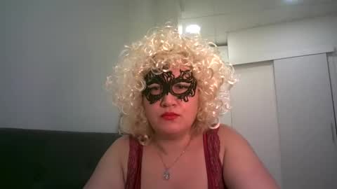 LindaXSmile online show from 02.12.25