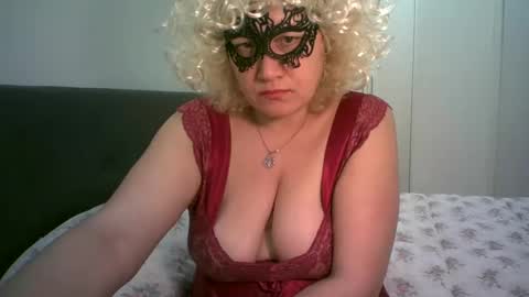 LindaXSmile online show from 02.13.25