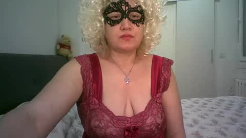 LindaXSmile online show from 02.16.25