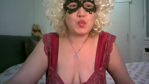 LindaXSmile online show from 02.17.25