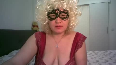 LindaXSmile online show from 02.17.25