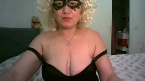 LindaXSmile online show from 02.24.25