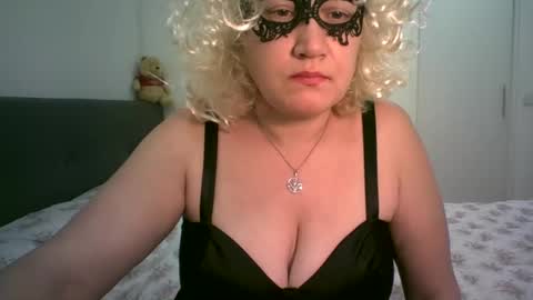 LindaXSmile online show from 02.24.25