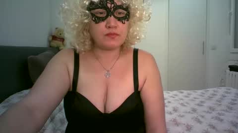 LindaXSmile online show from 02.26.25
